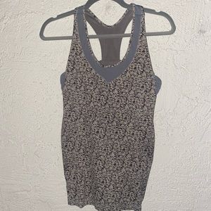 Lululemon Tank size 10 😍